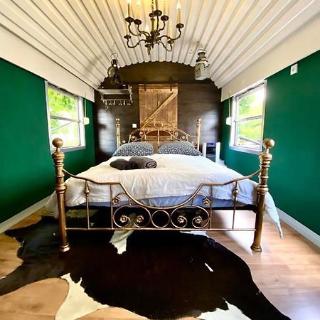 Gleis 1, Eisenbahn Waggon Mit Whirlpool Und Ofen Villa Dahlem  Dış mekan fotoğraf