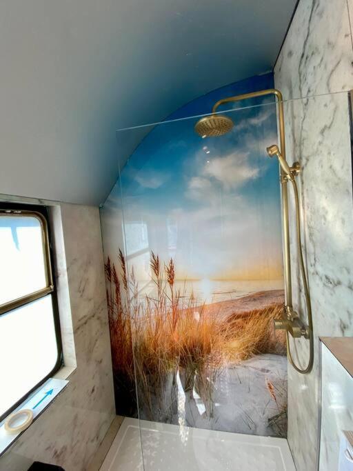 Gleis 1, Eisenbahn Waggon Mit Whirlpool Und Ofen Villa Dahlem  Dış mekan fotoğraf