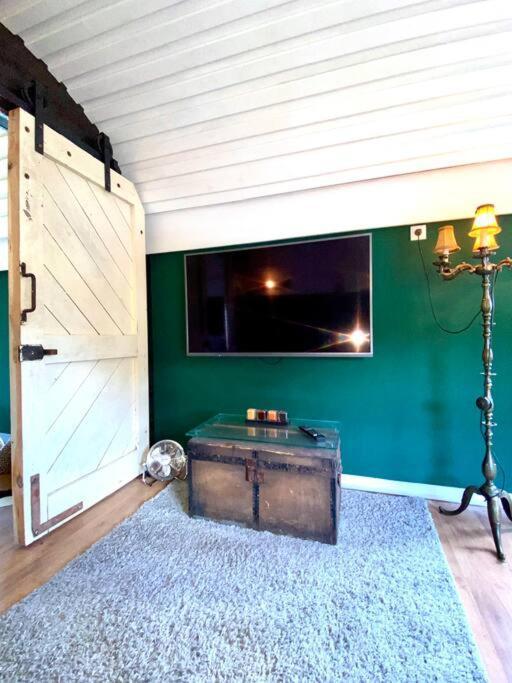Gleis 1, Eisenbahn Waggon Mit Whirlpool Und Ofen Villa Dahlem  Dış mekan fotoğraf