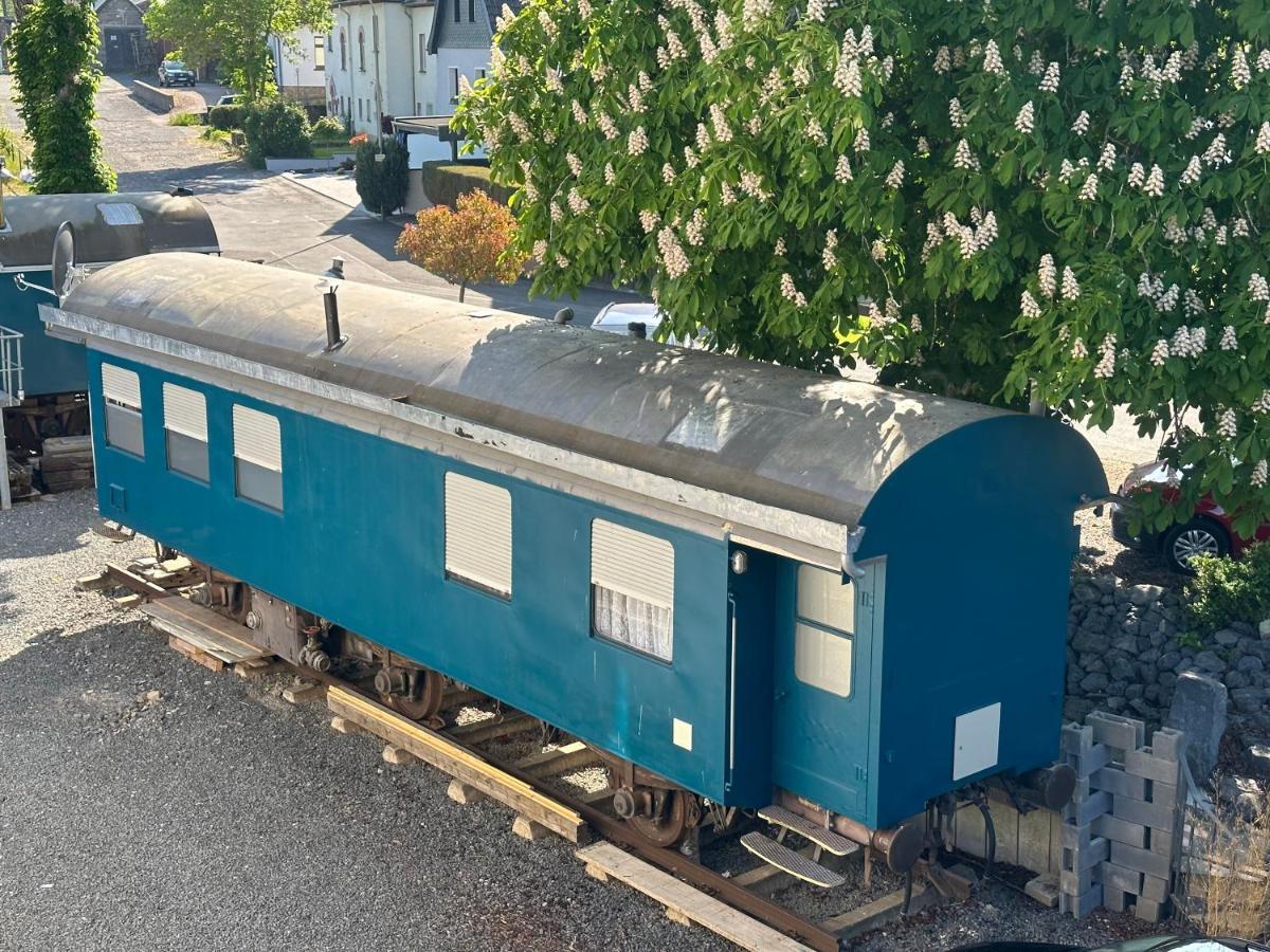 Gleis 1, Eisenbahn Waggon Mit Whirlpool Und Ofen Villa Dahlem  Dış mekan fotoğraf